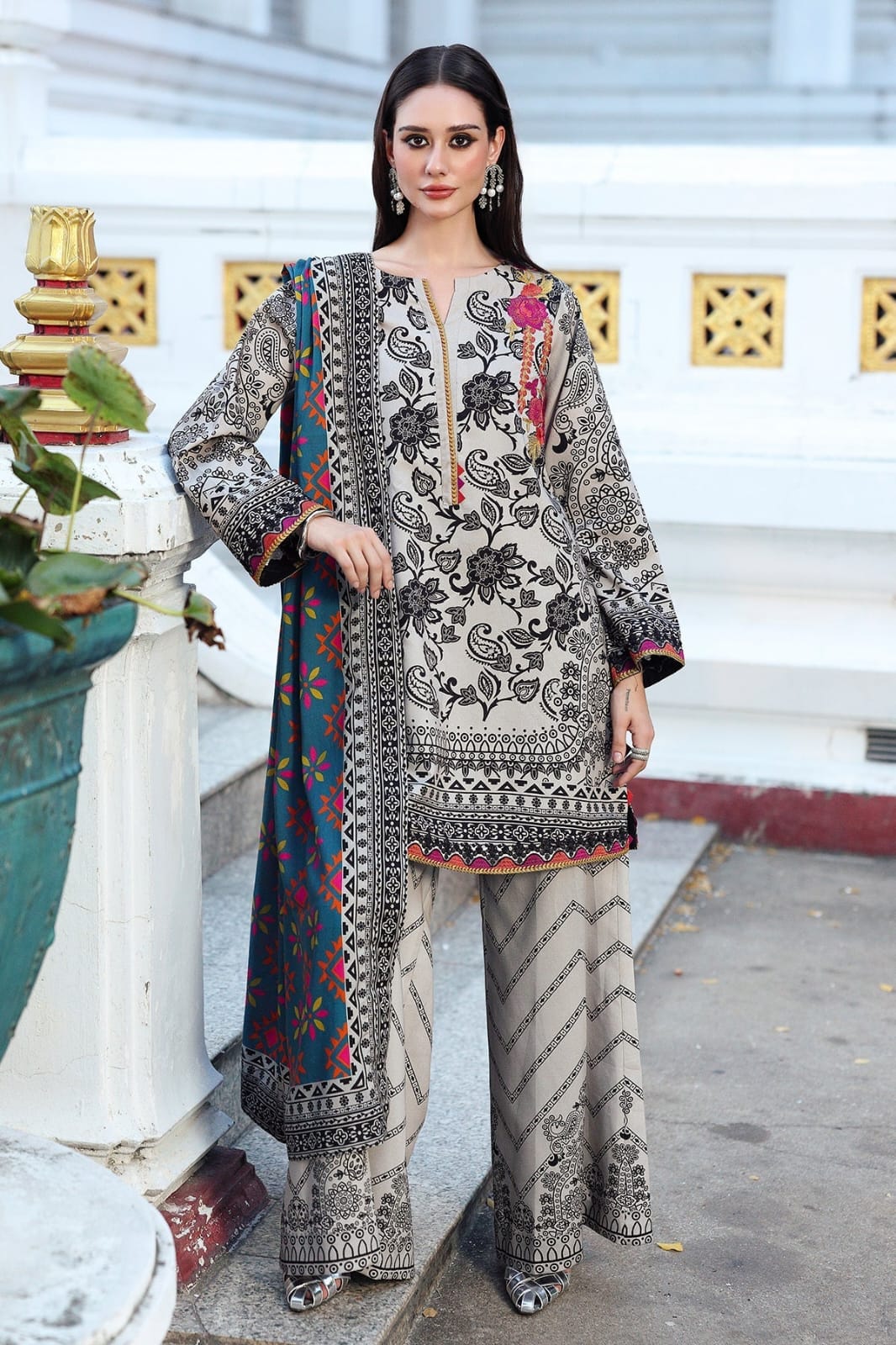 Grey Monochrome Floral & Paisley Printed Lawn Suit with Teal Dupatta – 3 Piece