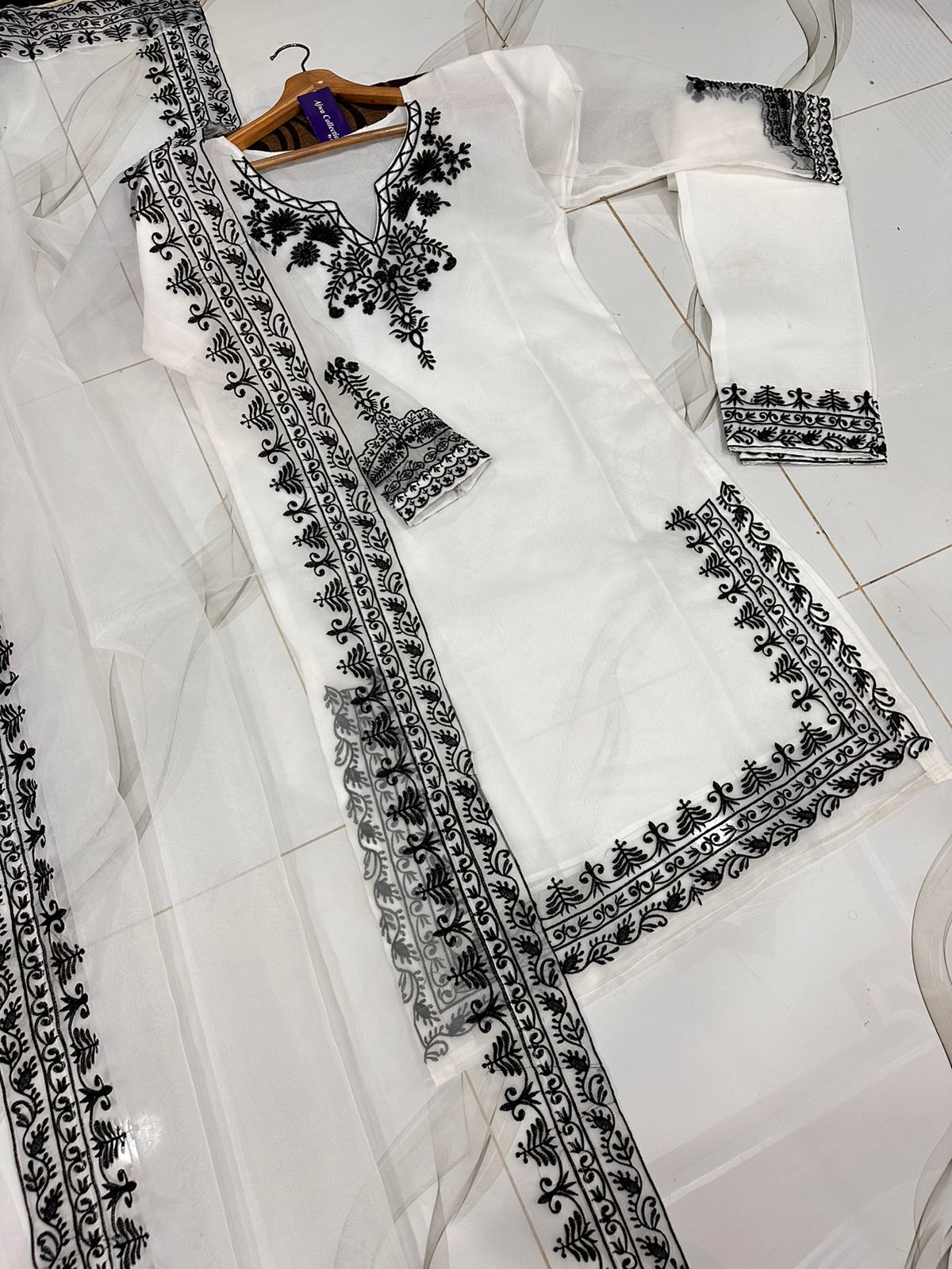Daman emb 3 piece
