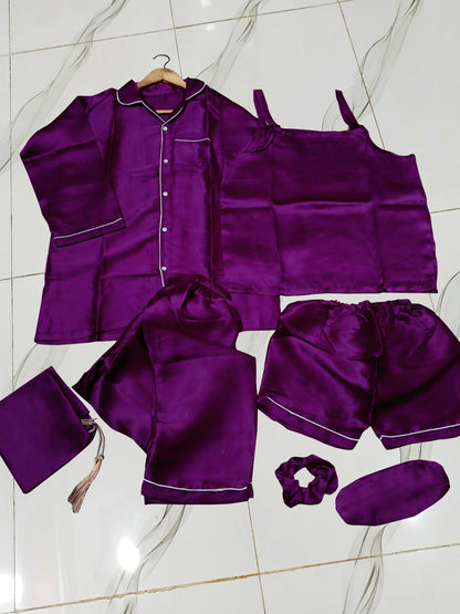 Night pjs with 7 PCs