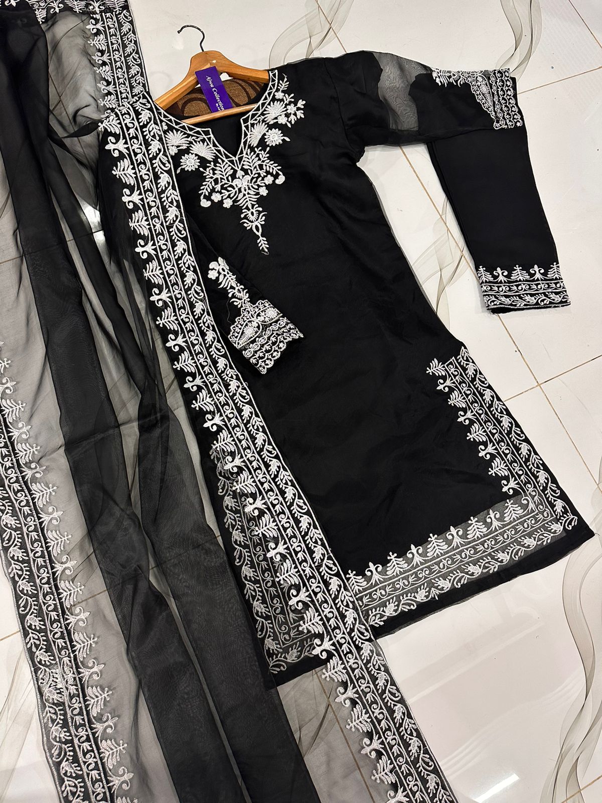 Daman emb 3 piece